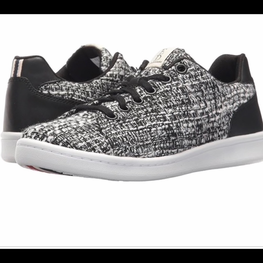 NWT Ellen Degeneres Chapala sneaker